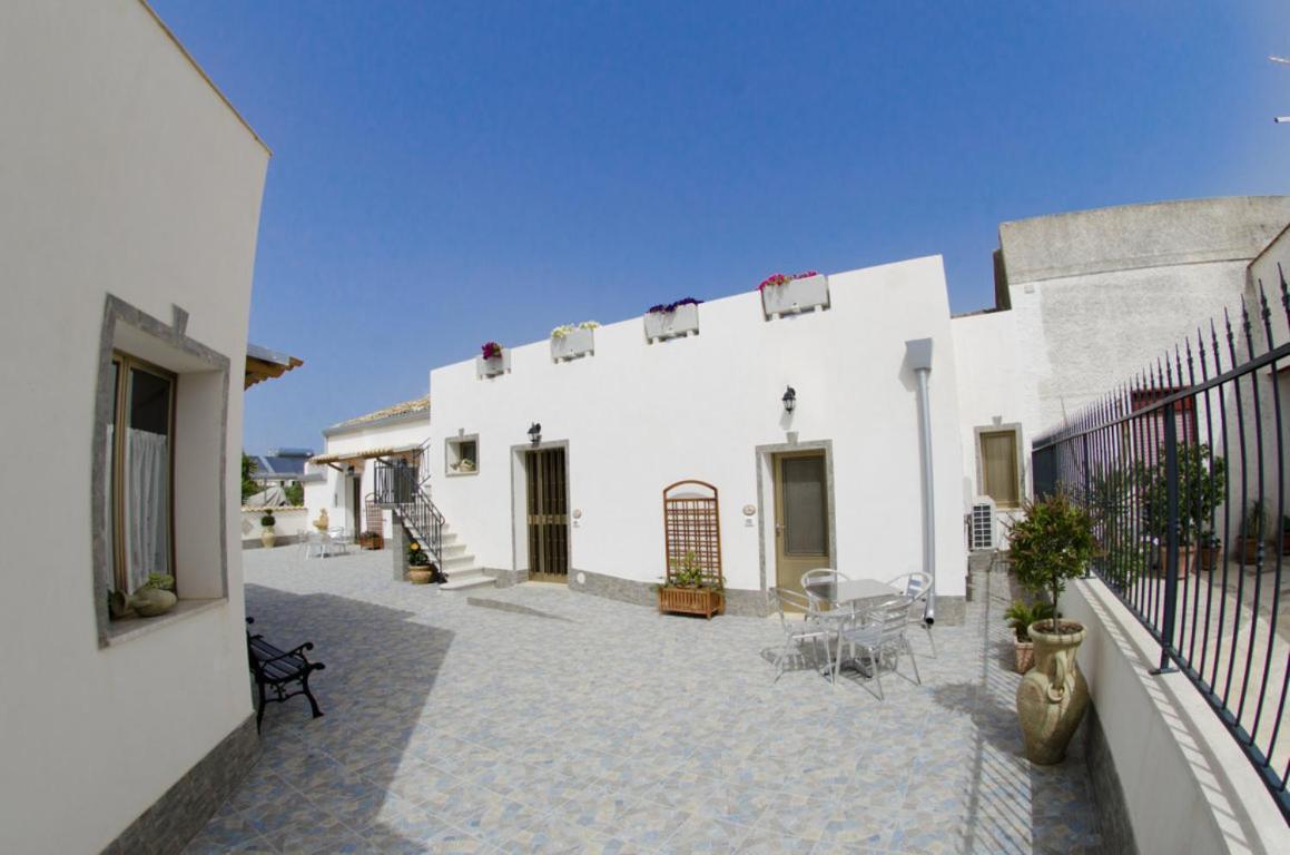 B&B Il Baglio Locogrande Екстериор снимка